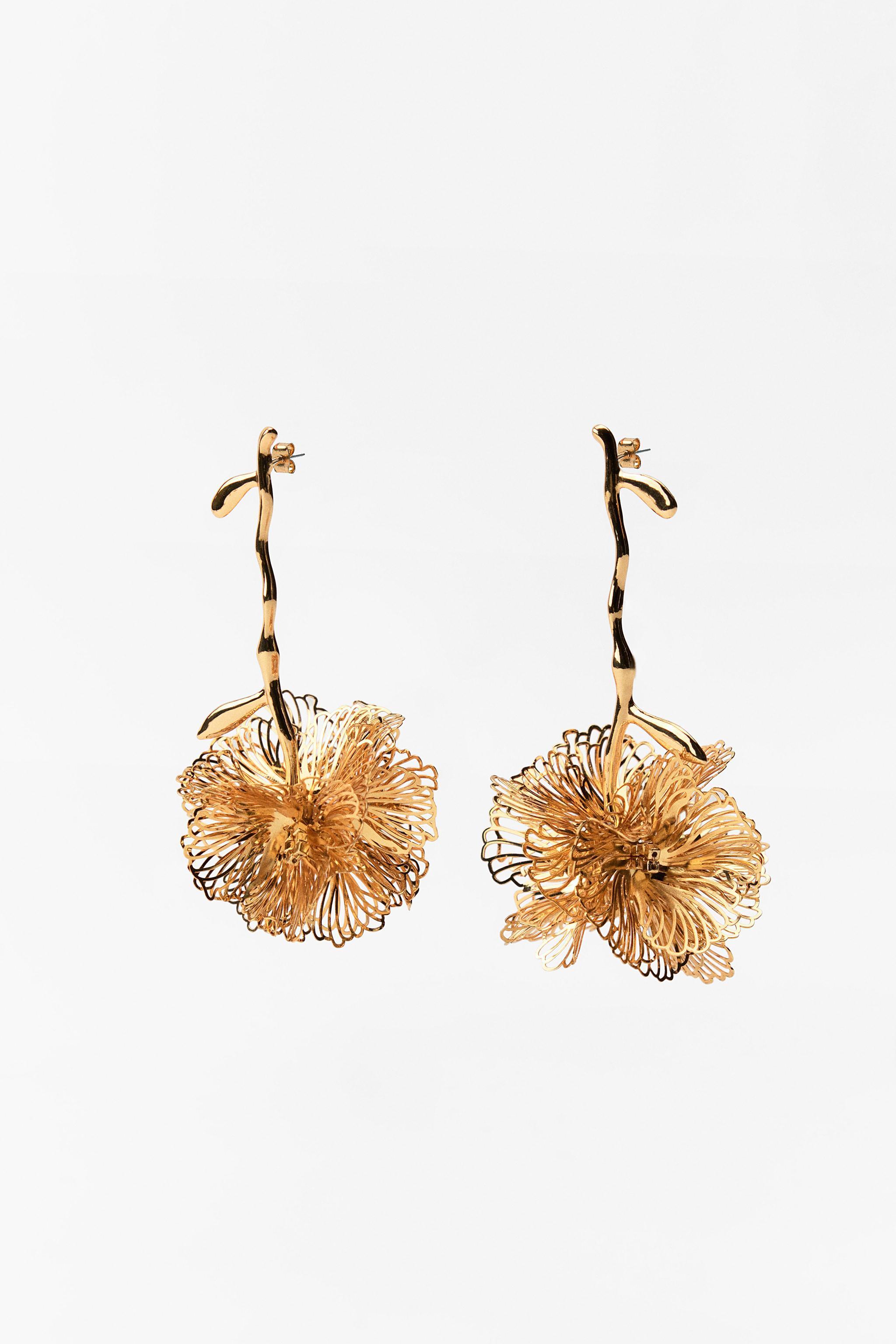 FLOWER EARRINGS Product Image