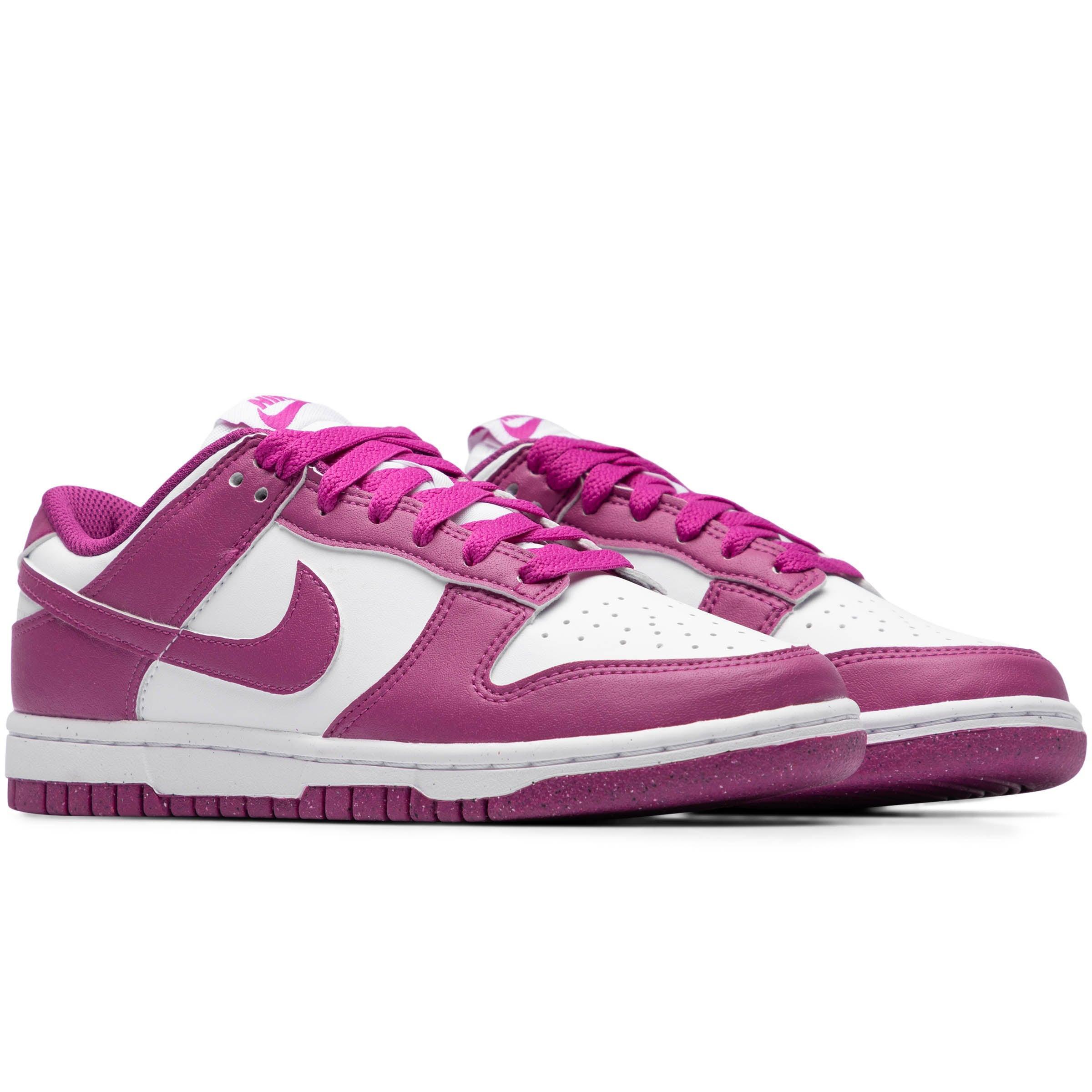 WOMEN'S NIKE DUNK LOW Product Image