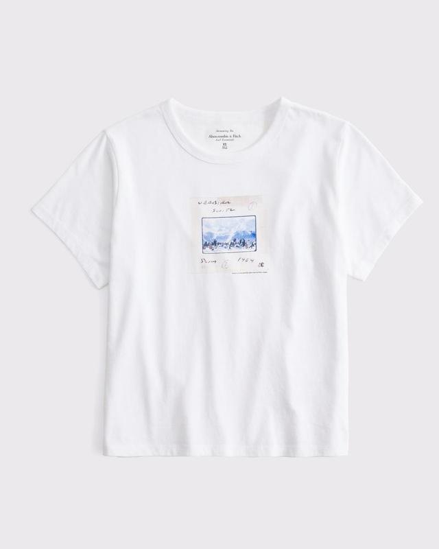 Short-Sleeve Slim Aarons Graphic Skimming Tee Product Image