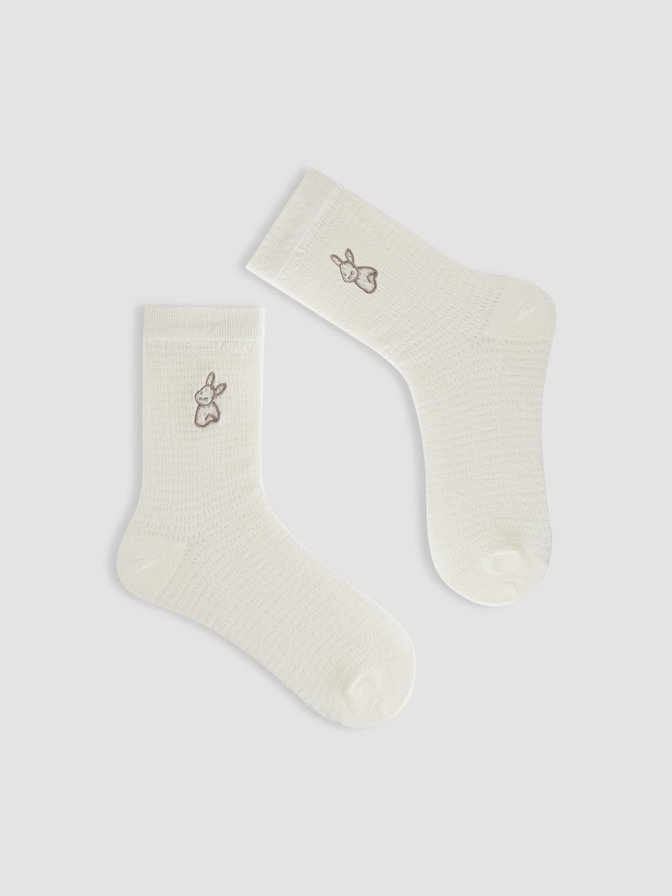 RABBIT EMBROIDERED ANKLE SOCKS Product Image