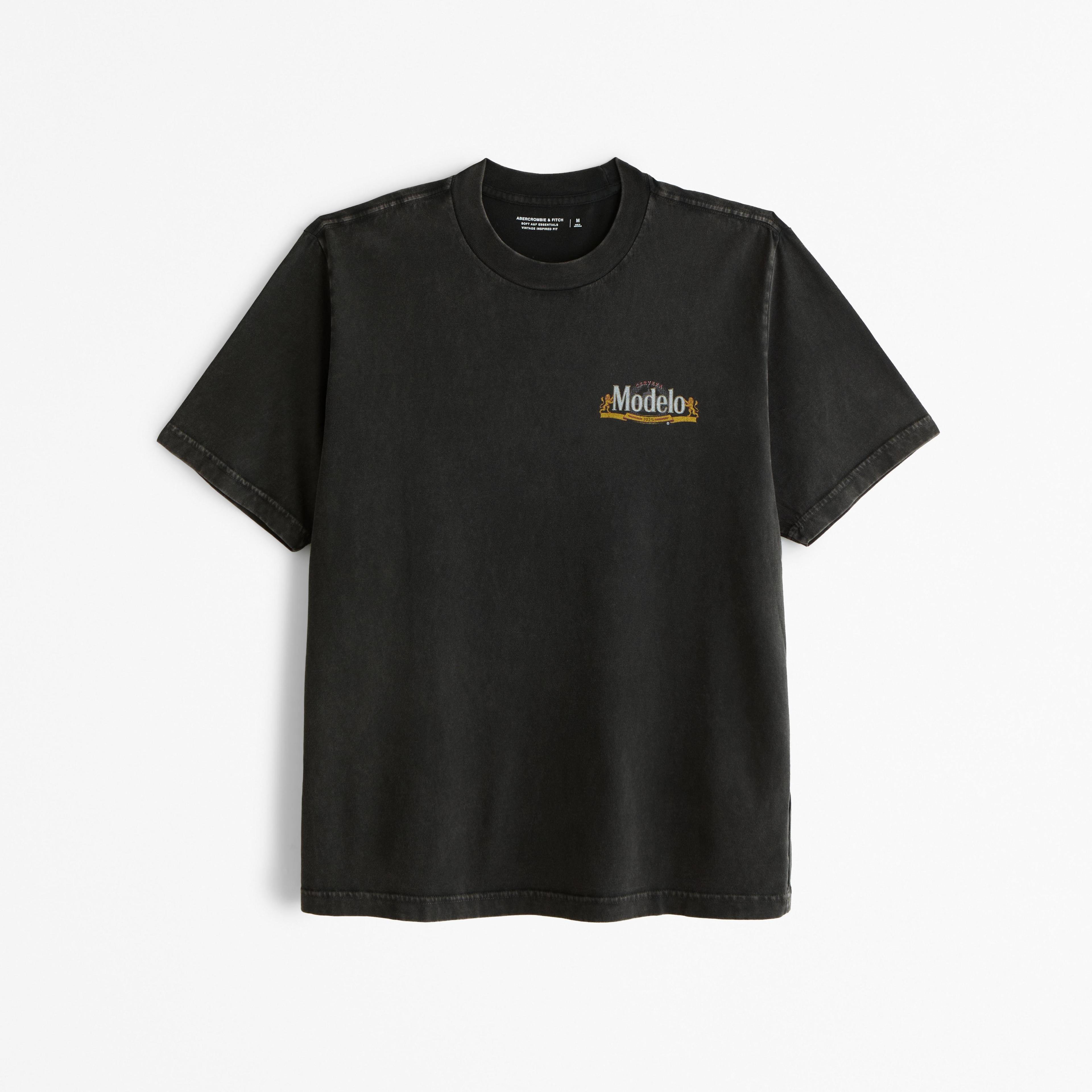 Modelo Vintage-Inspired Graphic Tee Product Image