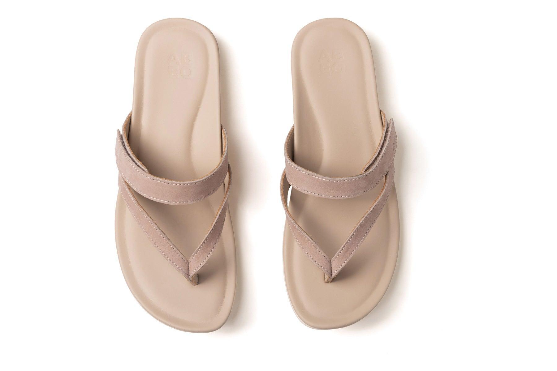 Oasis Thong Sandal Metatarsal Female Product Image