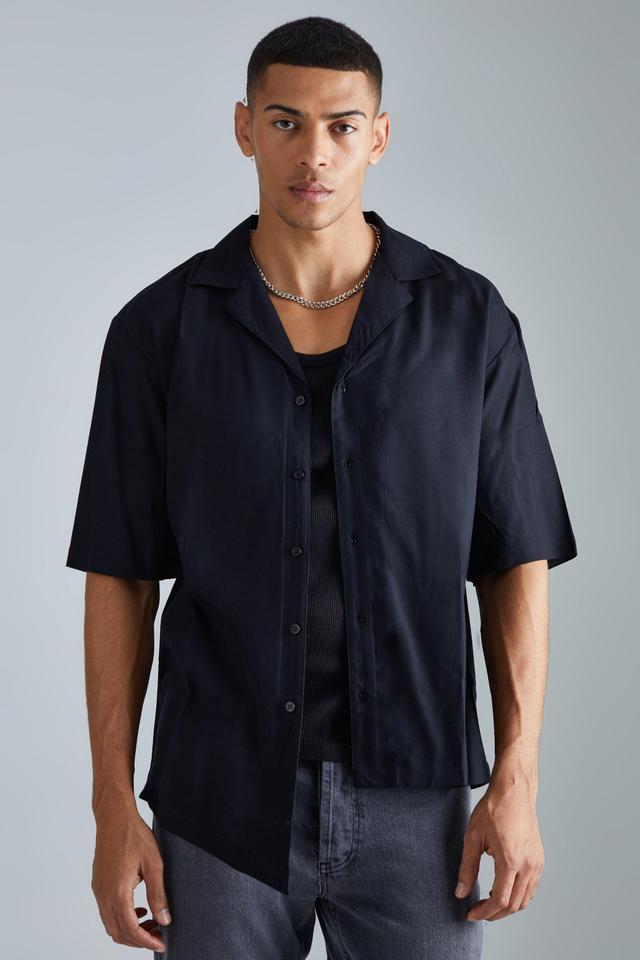 Short Sleeve Asymetric Hem Shirt | boohooMAN USA Product Image