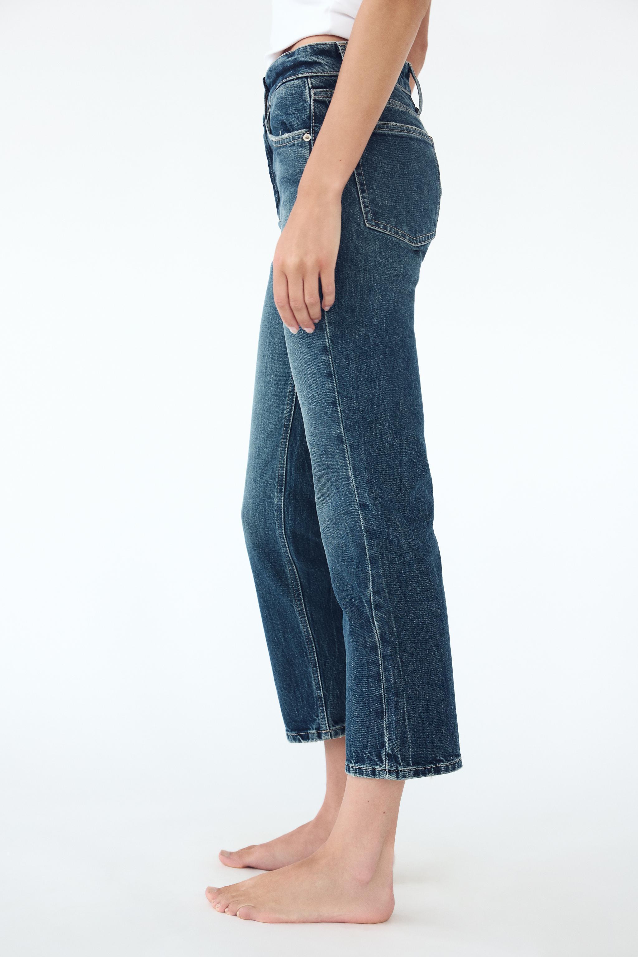 TRF MID-RISE SLIM FLARE CROPPED JEANS Product Image