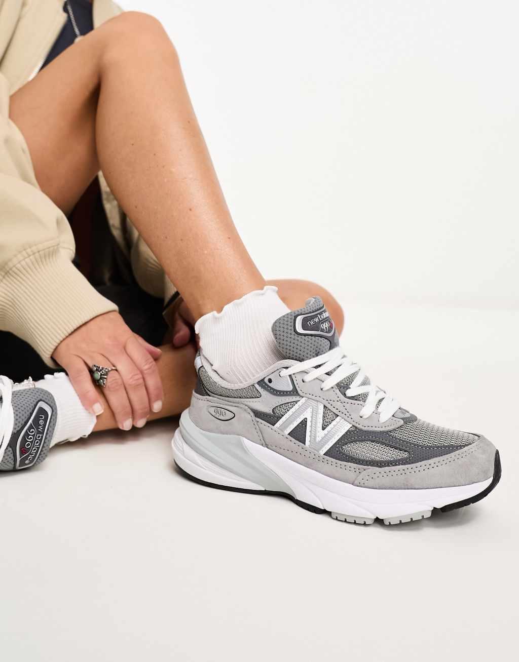 New Balance 990v6 sneakers product image