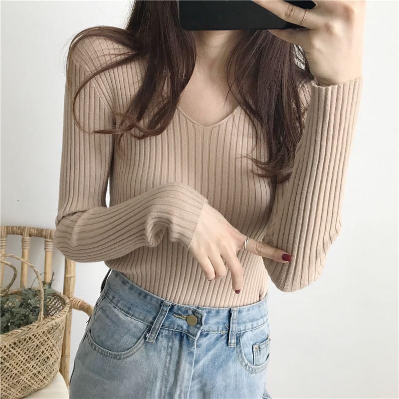 Long-Sleeve V-Neck Plain Slim Fit Knit Top Product Image