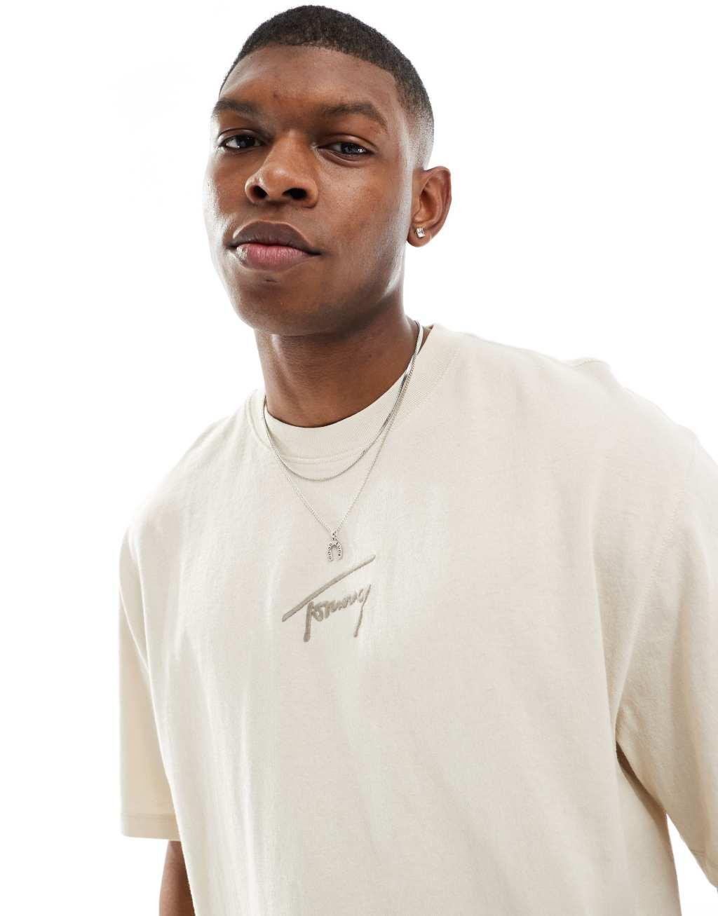 Tommy Jeans oversized signature T-shirt in off-white Product Image