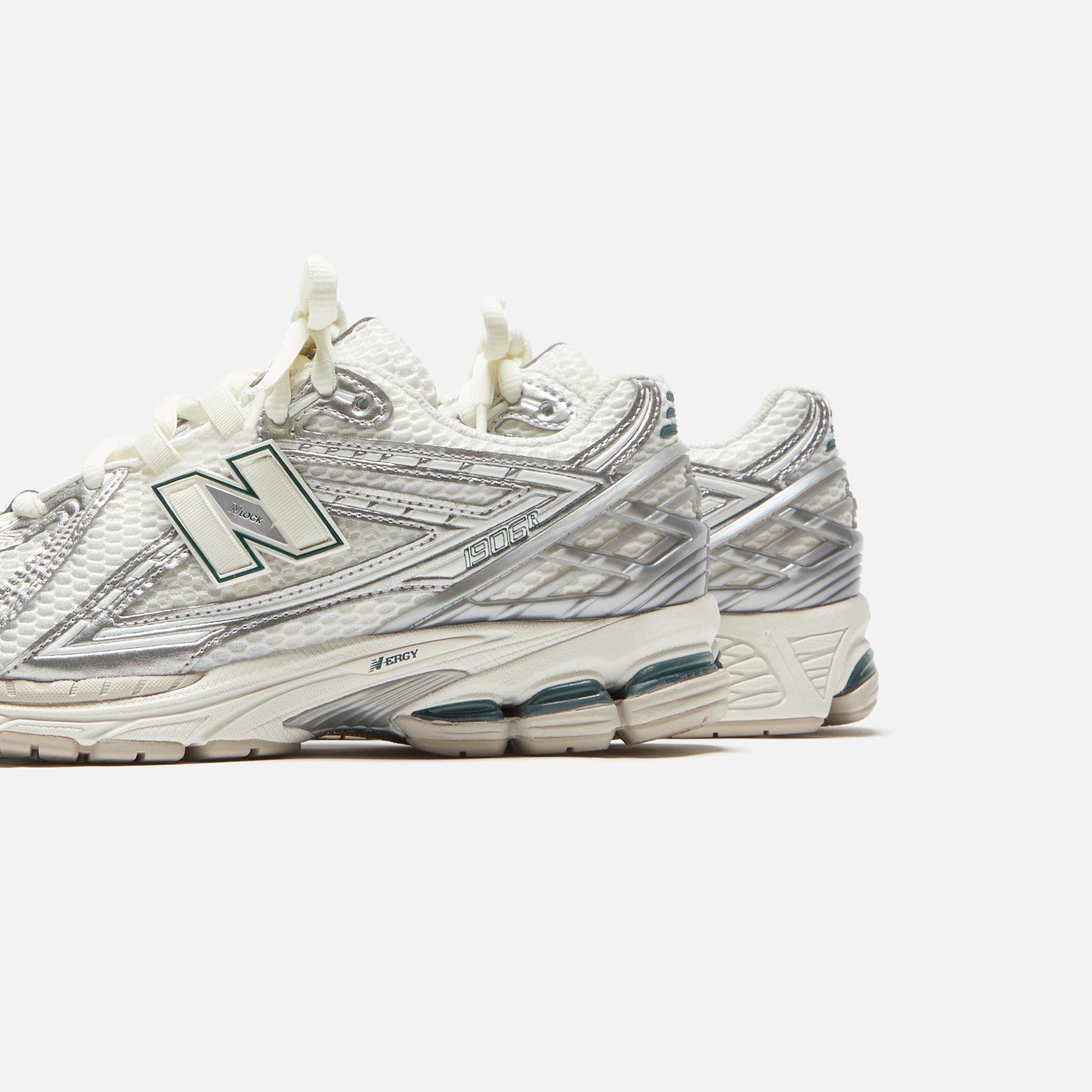 New Balance 1906R - Silver Metallic / Sea Salt Male Product Image