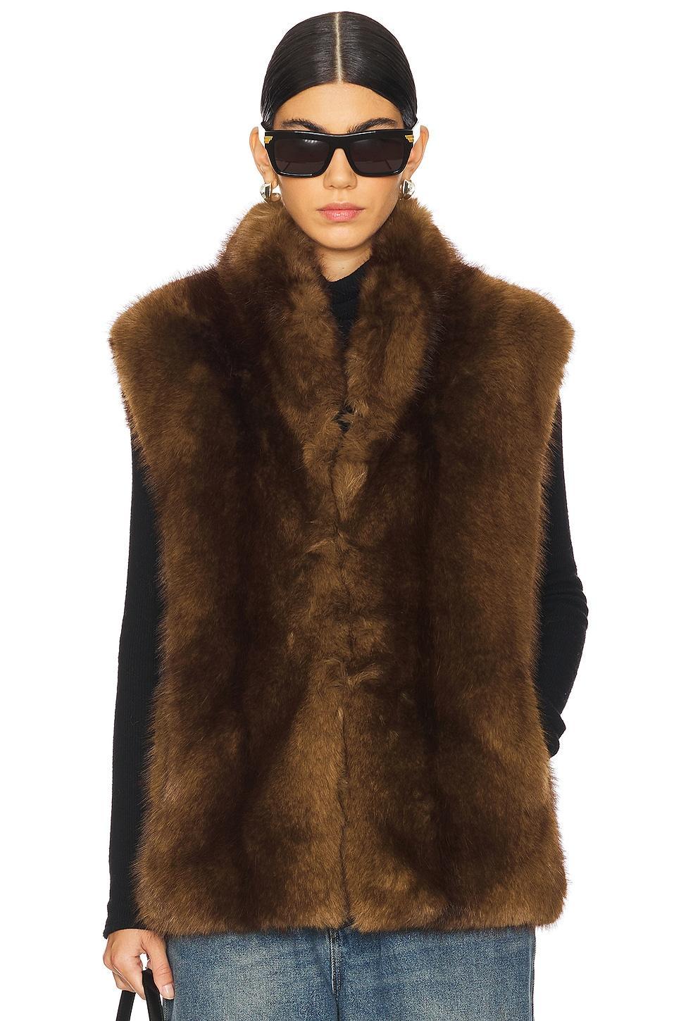 Laila Mink Vest Apparis Product Image