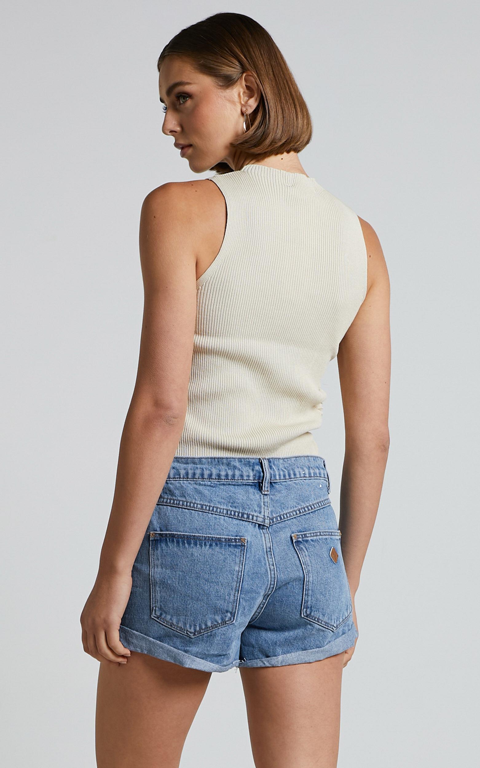 Abrand - A Slouch Shorts in Georgia Product Image