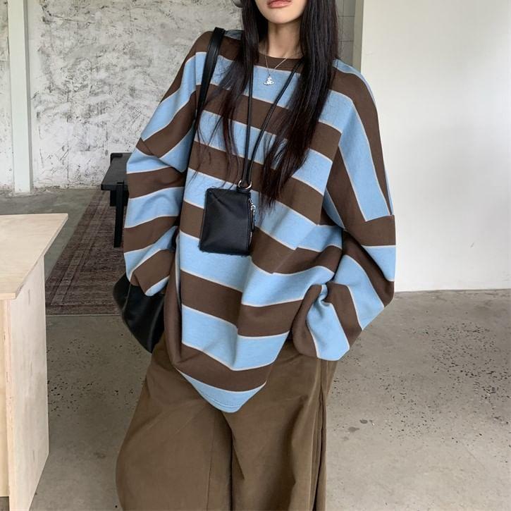 Crewneck Striped Sweatshirt / High Rise Wide Leg Pants Product Image