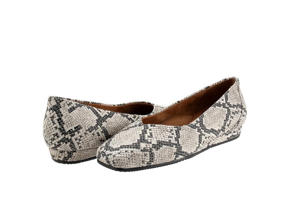 SoftWalk Vellore (Blake White Snake) Women's Shoes Product Image