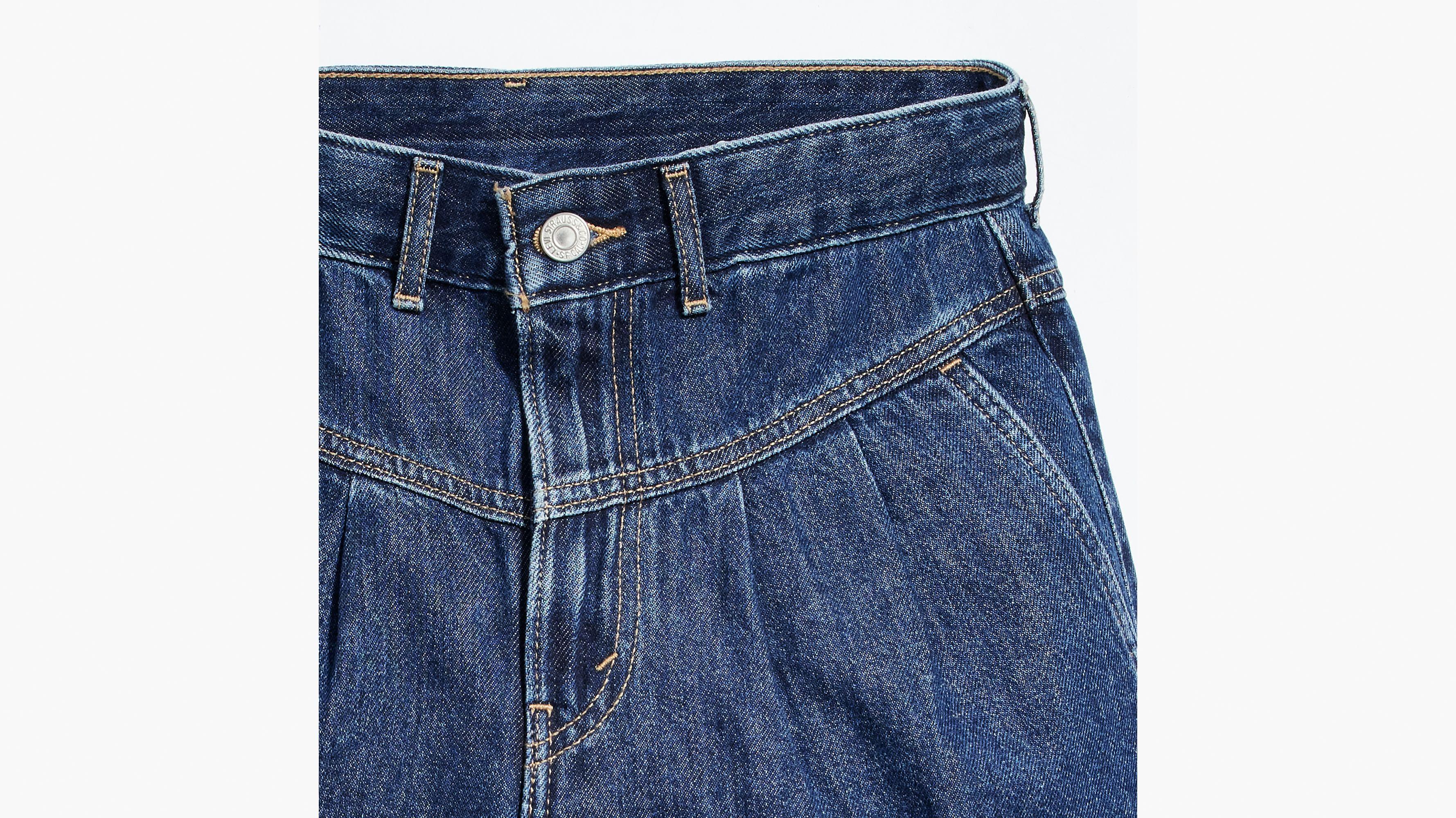 Levis Mom Featherweight Womens Shorts Product Image