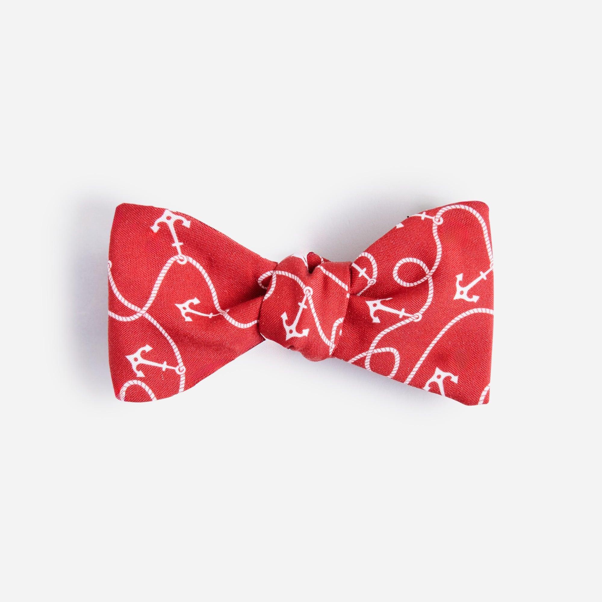 Silk bow tie in anchor print Product Image