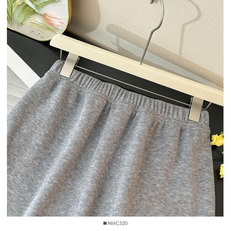 Brushed Fleece-Lined Slited Midi Skirt Product Image