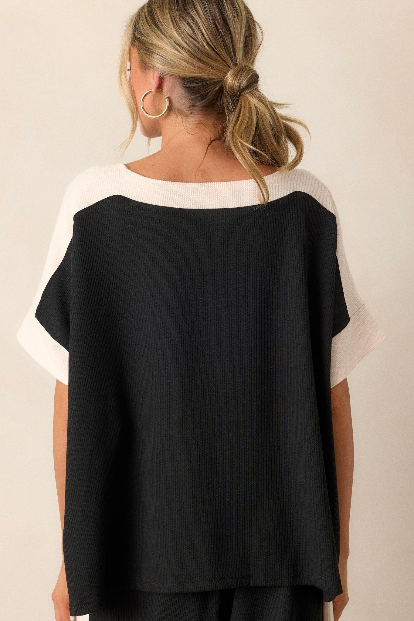 My Go Everywhere Black & Ivory Ribbed Cap Sleeve Top Product Image