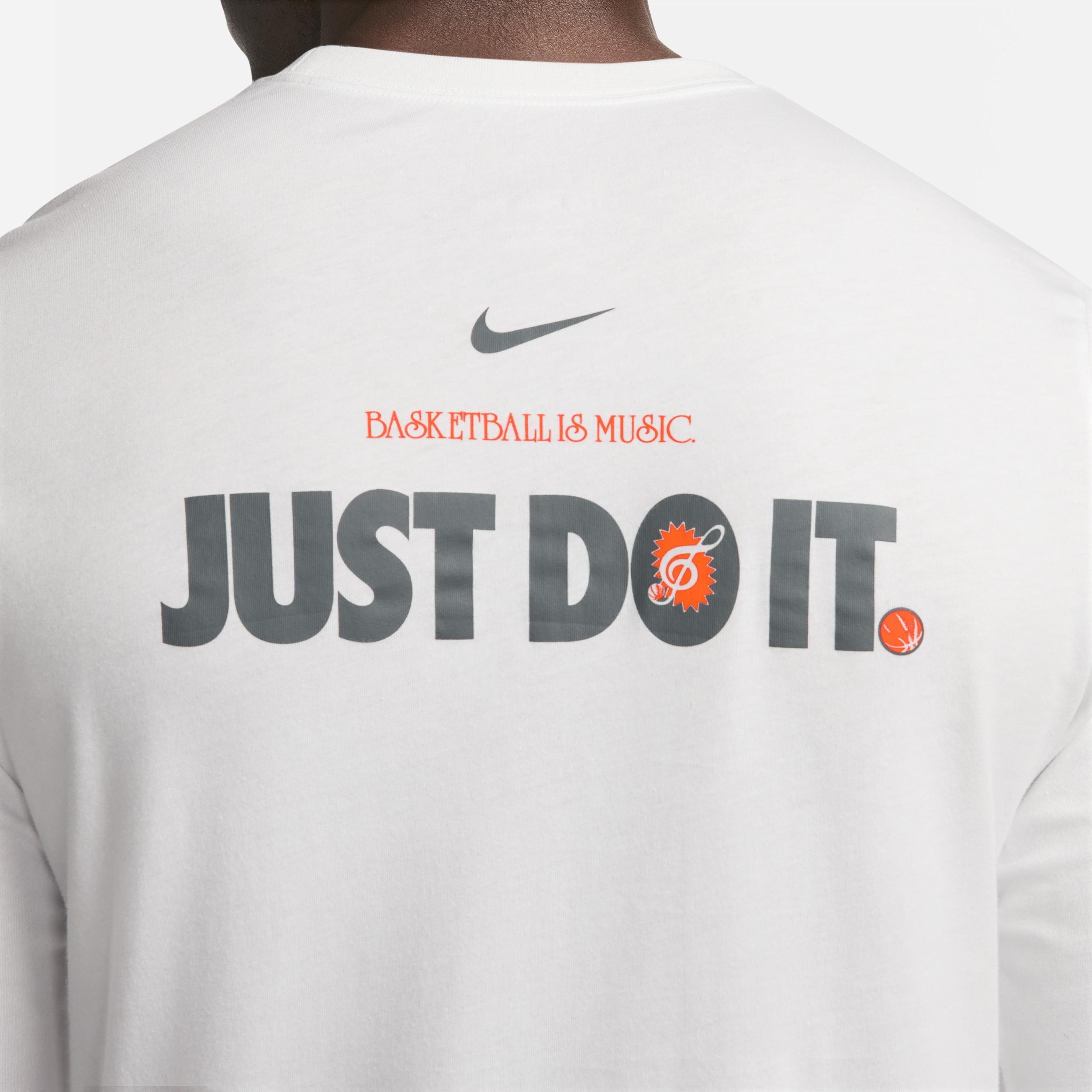 Nike Men's Long-Sleeve Basketball T-Shirt Product Image