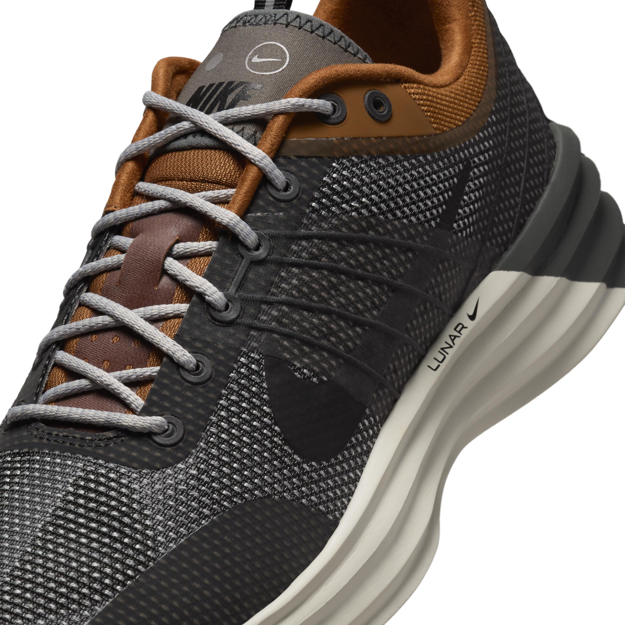 Nike Men's Lunar Roam SE Shoes Product Image