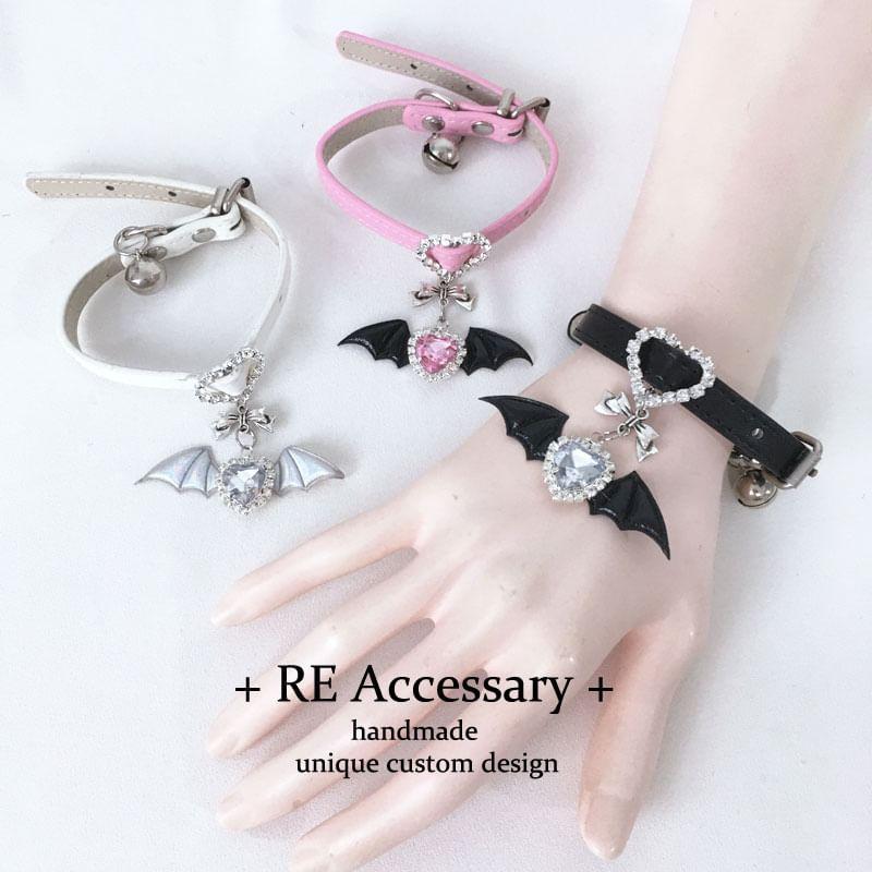 Rhinestone Heart Bracelet Product Image