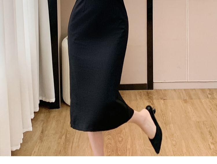 Long-Sleeve Mock Neck Two Tone Midi Sheath Dress Product Image