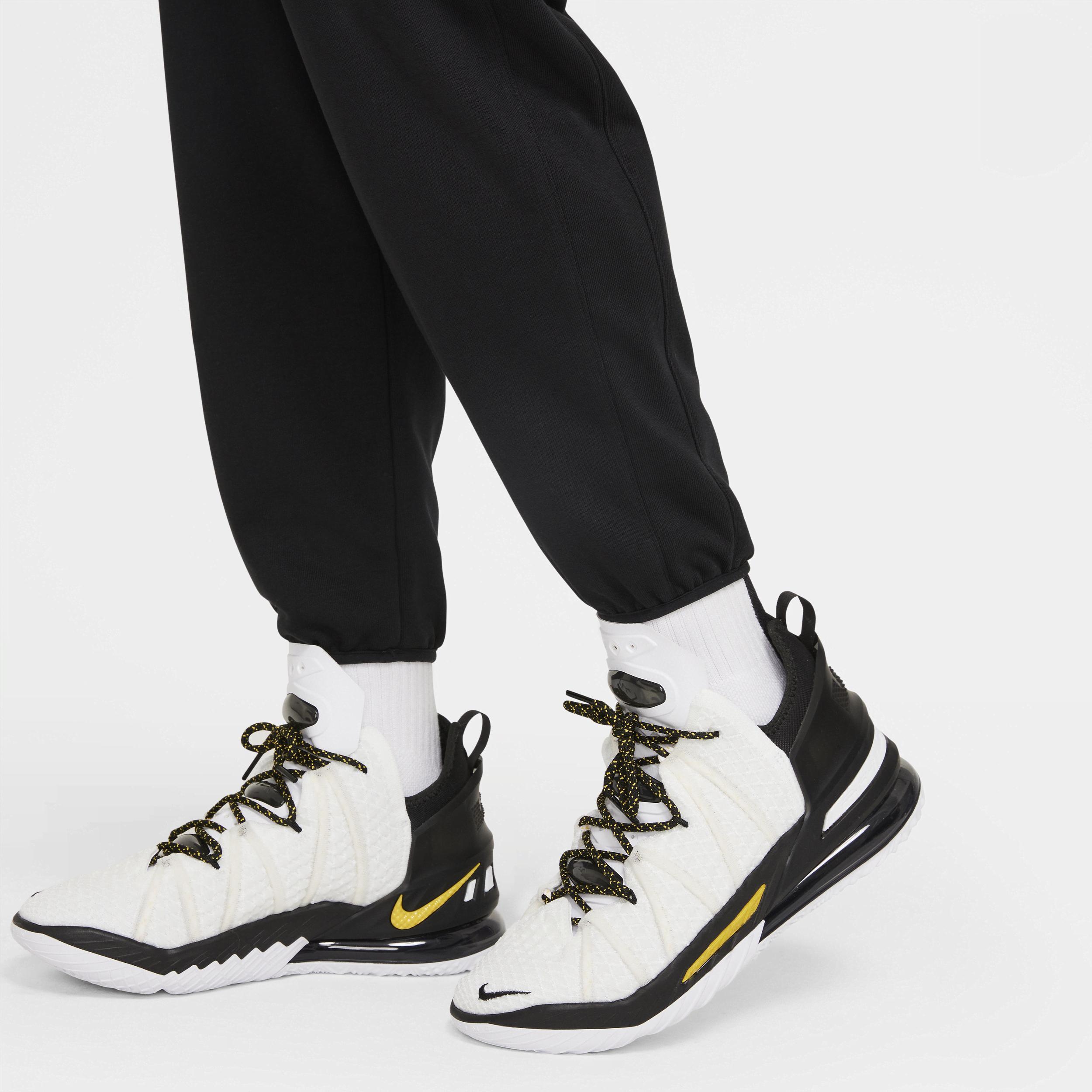 Nike Dri-FIT Swoosh Fly Standard Issue Women's Basketball Pants Product Image