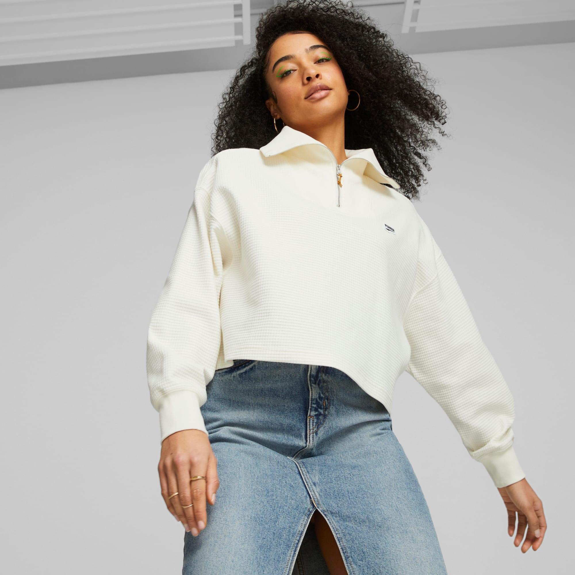 DOWNTOWN Women's Half-Zip Sweatshirt Product Image