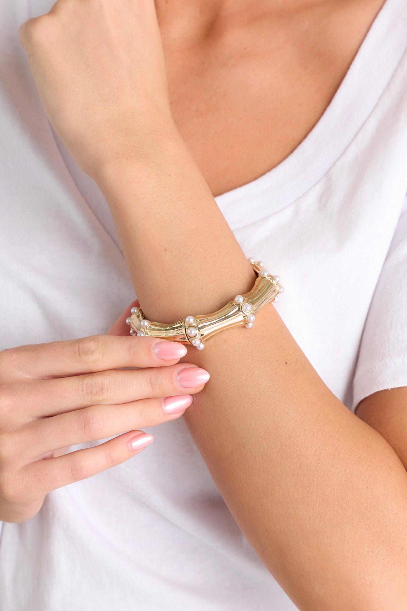 Infinite Grace Gold & Pearl Bracelet Product Image