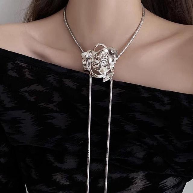 Flower Alloy Lariat Necklace Product Image