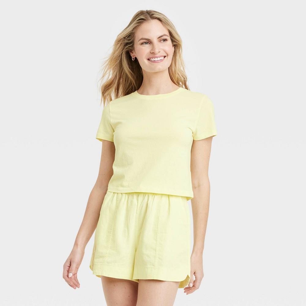 Womens Shrunken Short Sleeve T-Shirt - Universal Thread Yellow XL Product Image