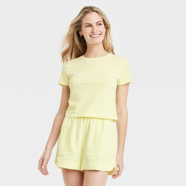 Womens Shrunken Short Sleeve T-Shirt - Universal Thread Yellow M Product Image