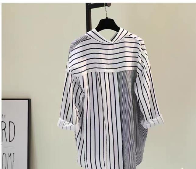 Elbow-Sleeve Striped Button-Up Shirt Product Image