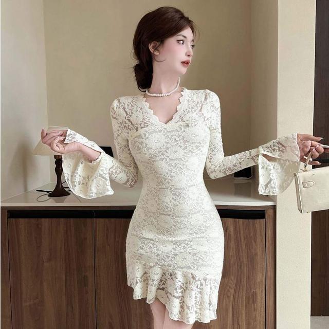 Long-Sleeve V-Neck Mini Lace Bodycon Dress Product Image