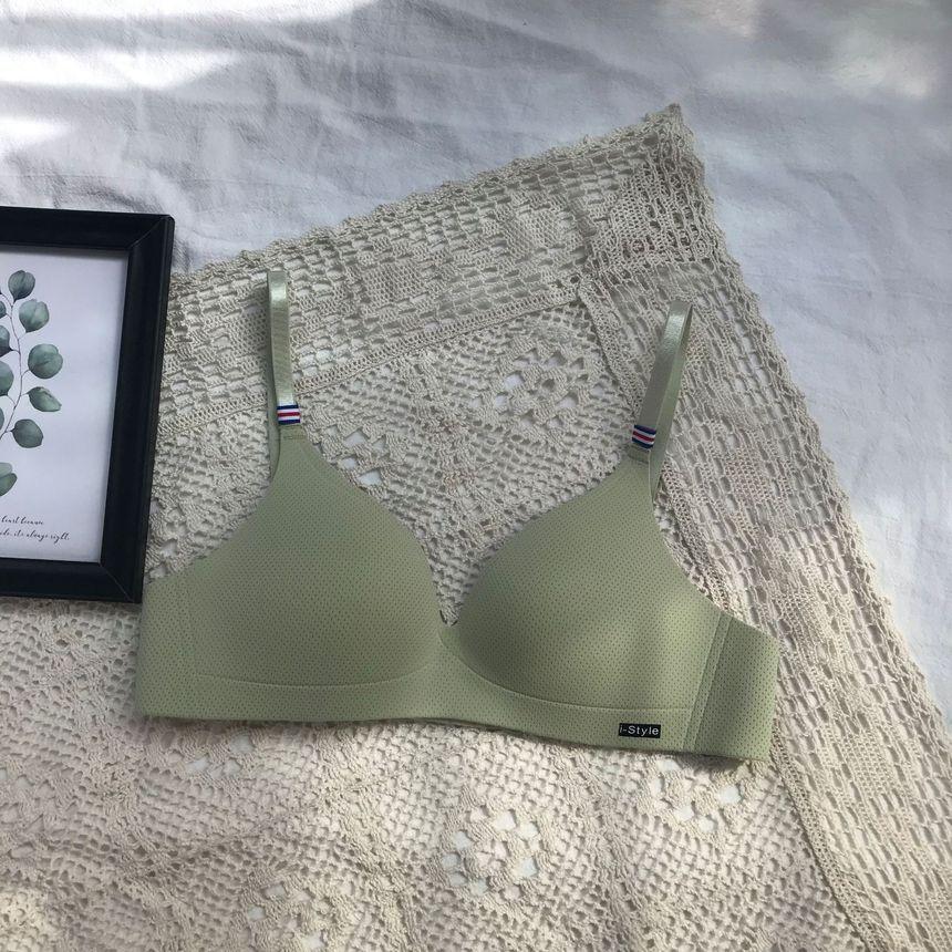 Plain Wireless Bra Product Image