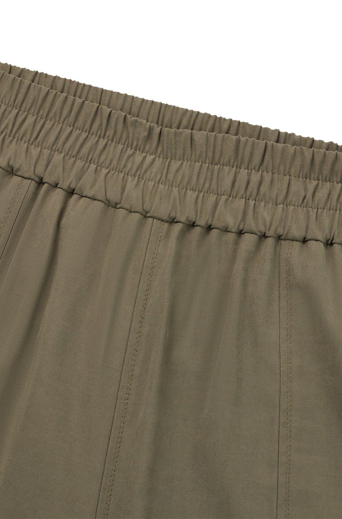 Regular-fit trousers with a tapered leg Product Image