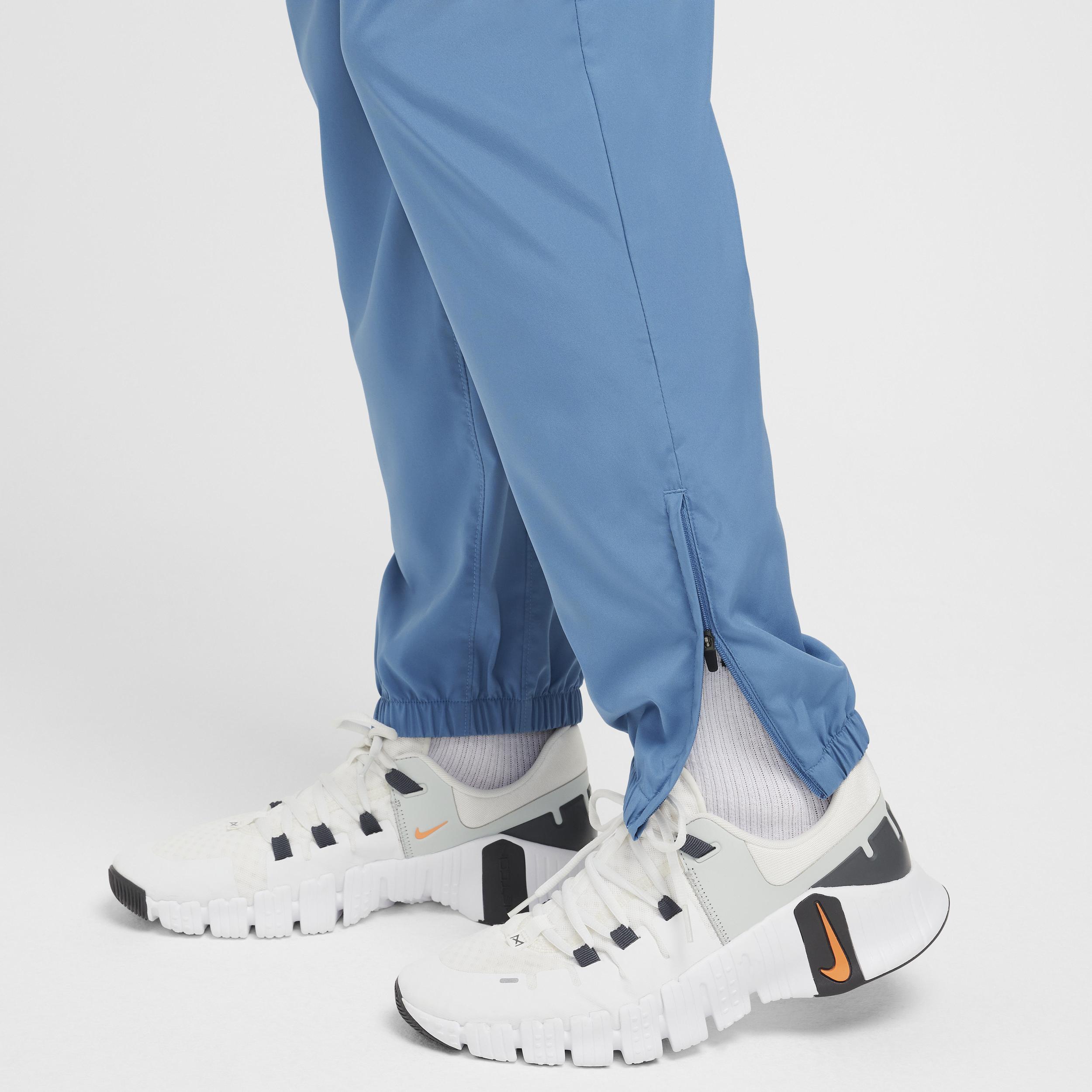 Nike Men's Form Dri-FIT Tapered Versatile Pants Product Image