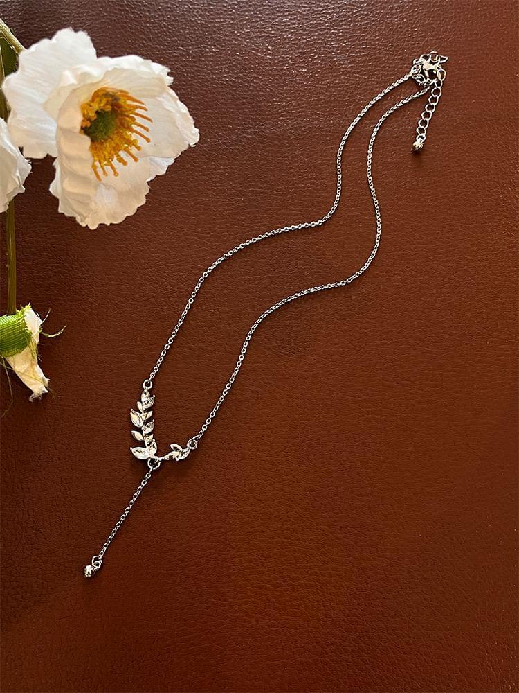 Leaf Alloy Lariat Necklace Product Image