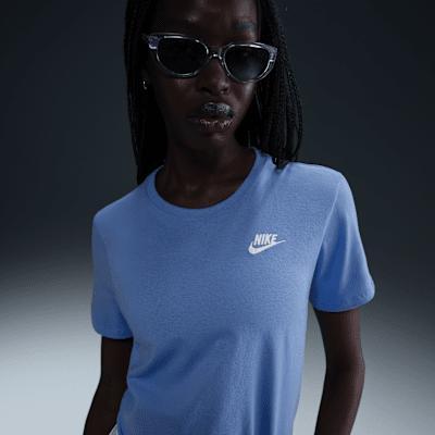 Nike Sportswear Club Essentials Women's T-Shirt Product Image