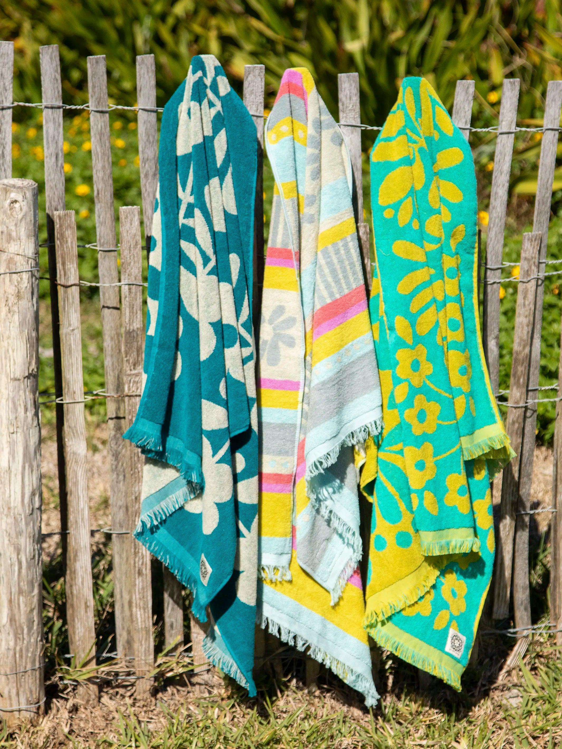 Cotton Bungalow Towel - Turquoise Product Image