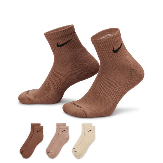 Nike Mens Everyday Plus Cushioned Training Ankle Socks (3 Pairs) Product Image