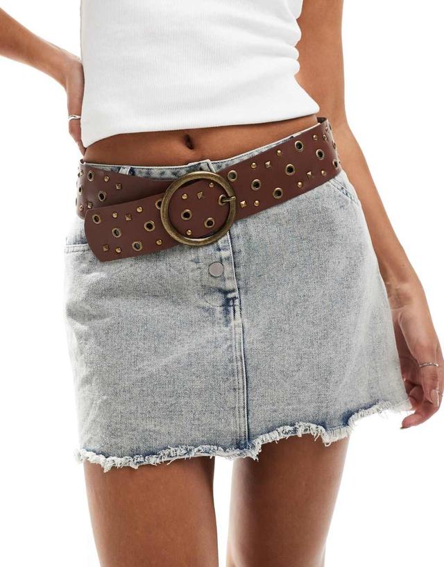 Glamorous eyelet chunky belt in brown Product Image