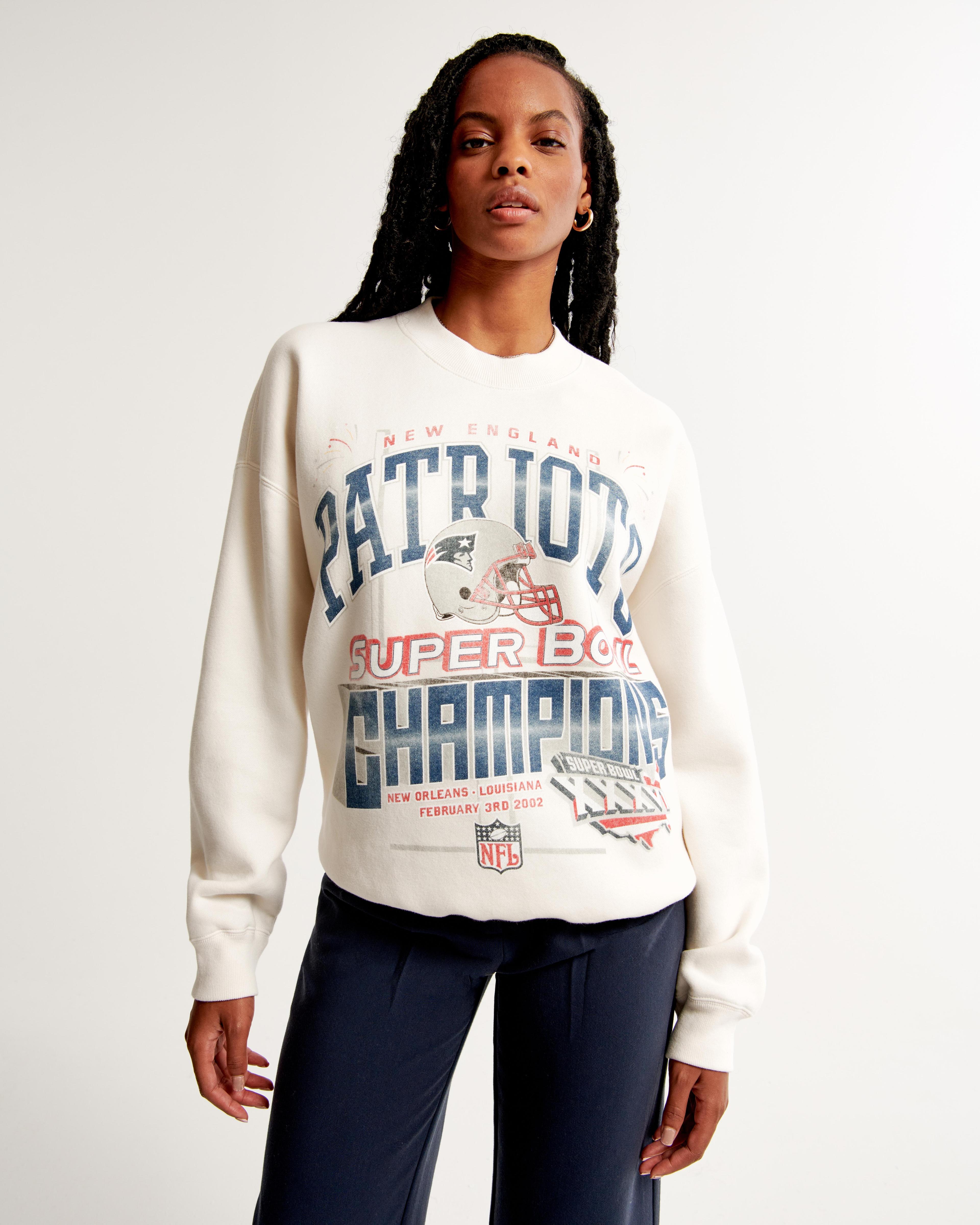 Tennessee Titans Graphic Crew Sweatshirt Product Image