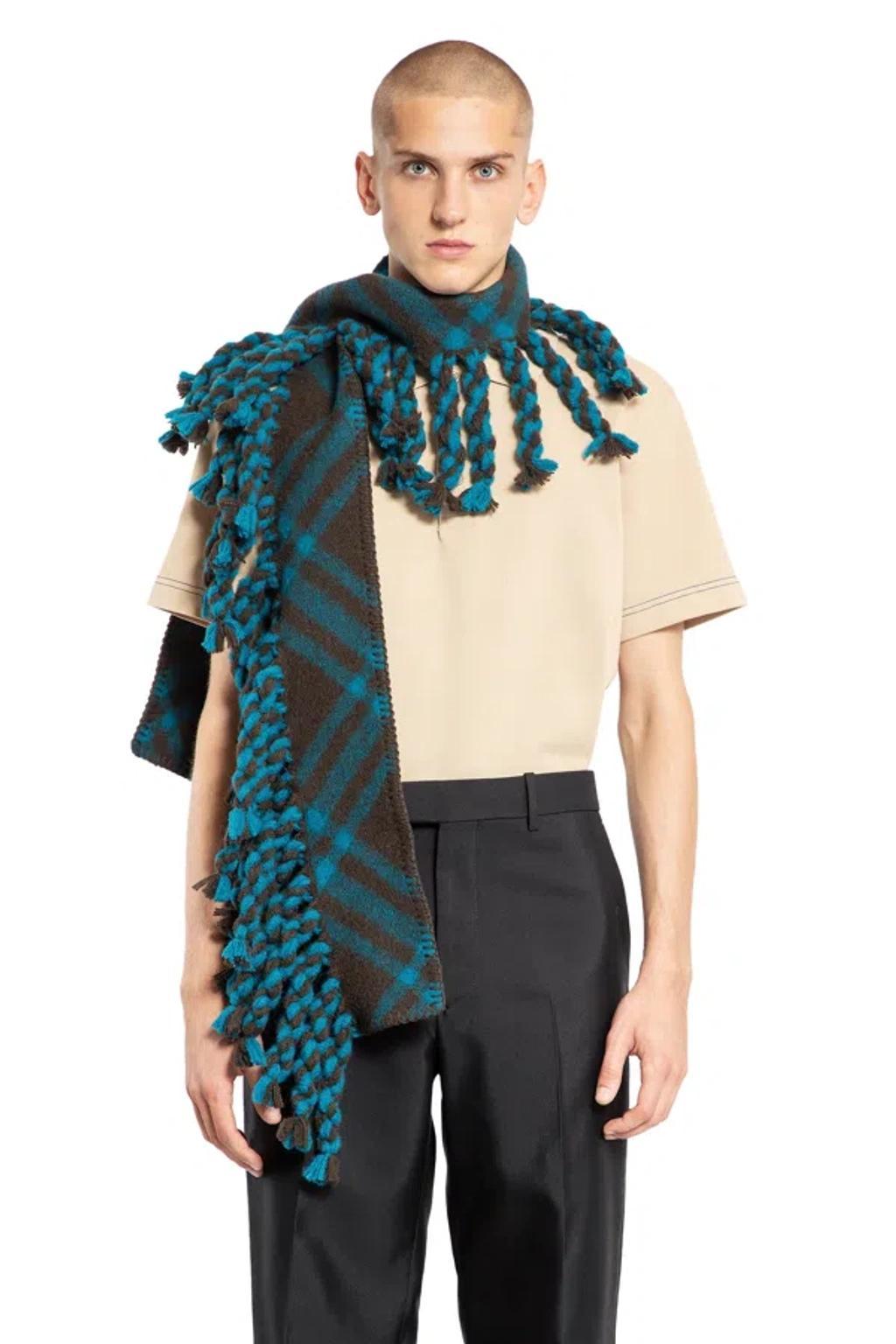 Man Green Scarves Product Image