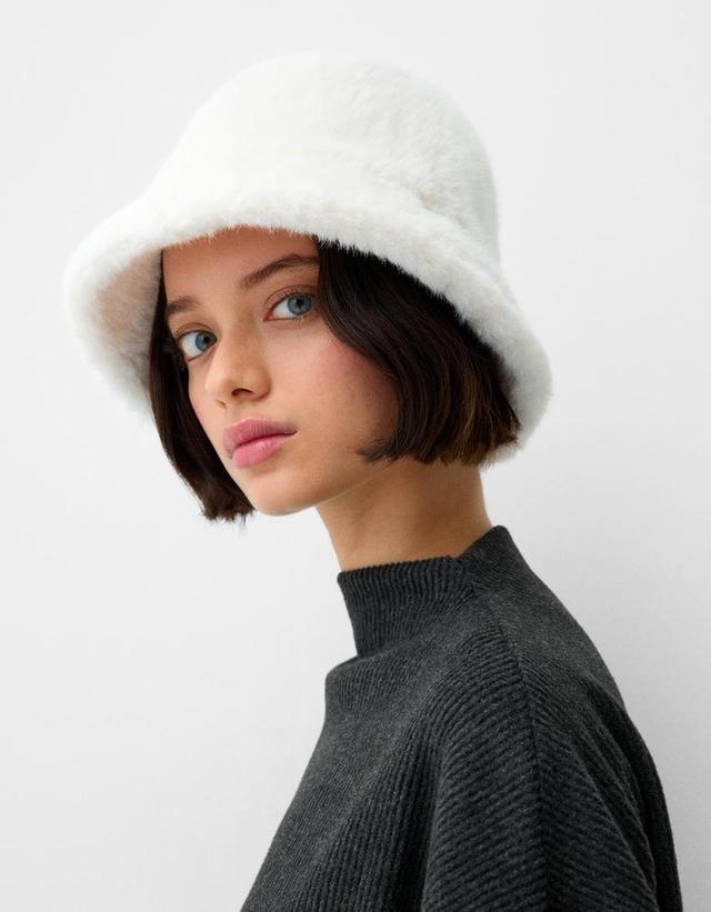 Faux fur bucket hat Product Image