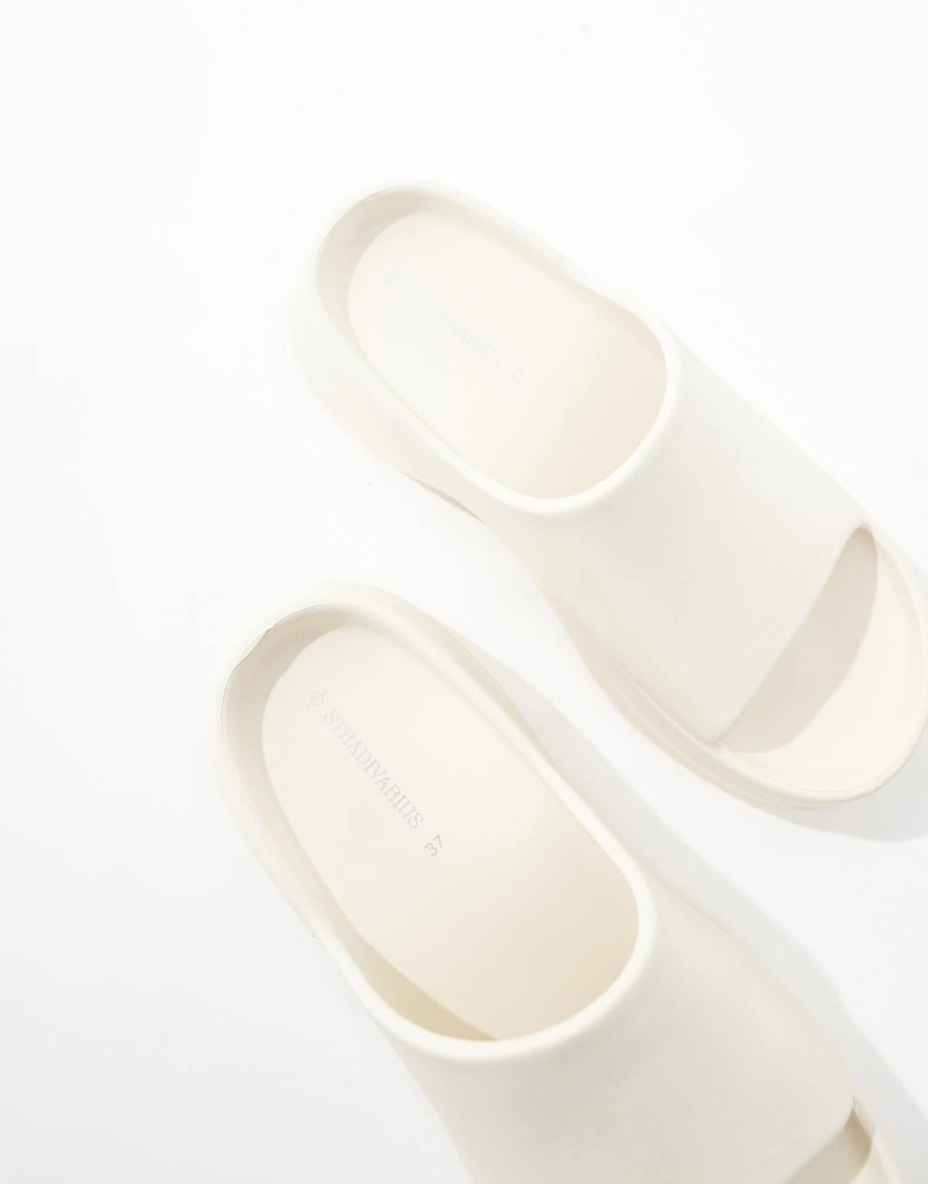 Stradivarius platform slides in white Product Image