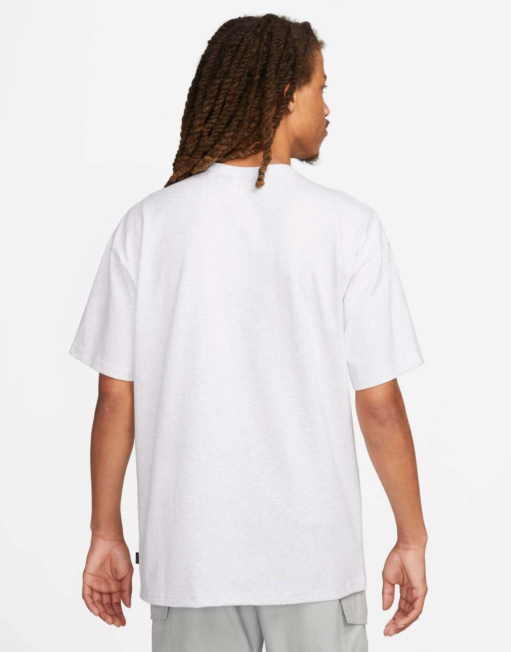 Nike Premium Essentials T-shirt in gray  Product Image