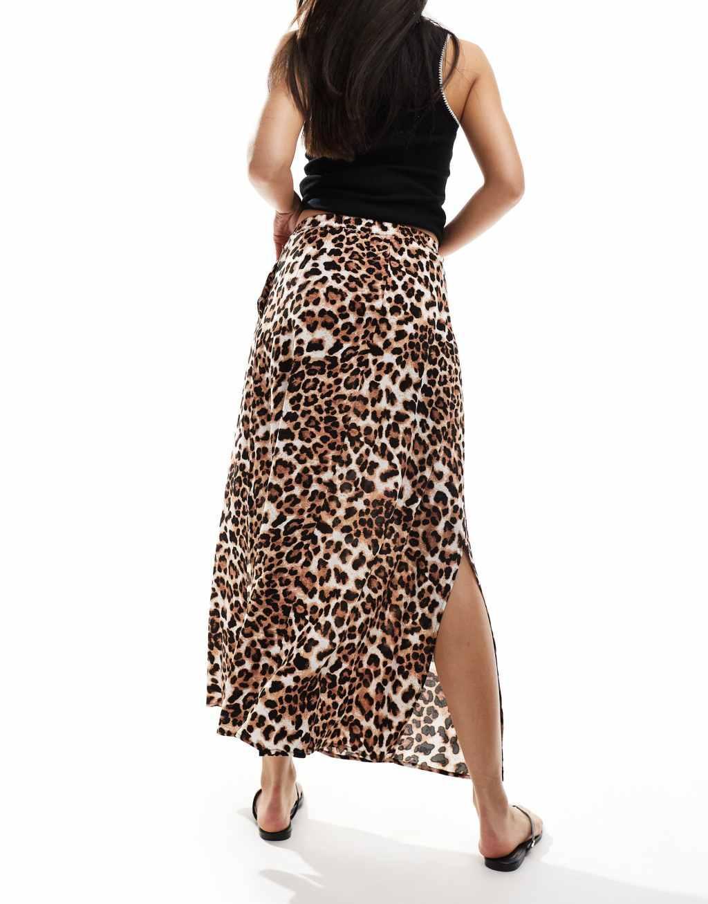 Vero Moda maxi skirt with split in leopard print Product Image