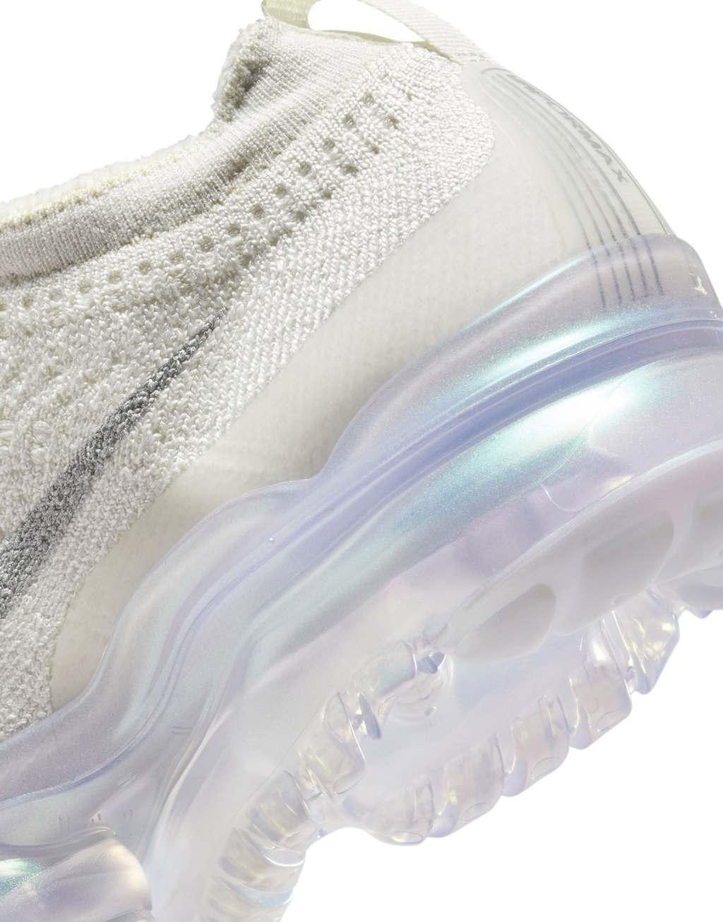 Nike Womens Air VaporMax 2023 Flyknit Shoes Product Image