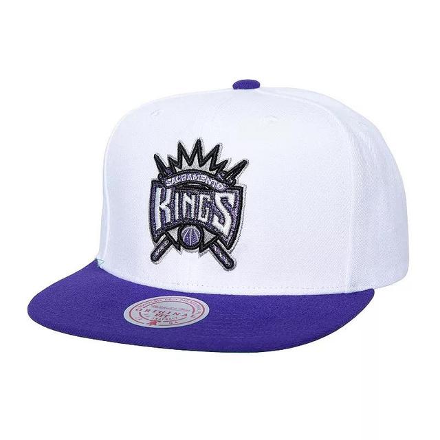 Mens Mitchell & Ness White Sacramento Kings Soul Logo Shine 2-Tone Snapback Hat Product Image