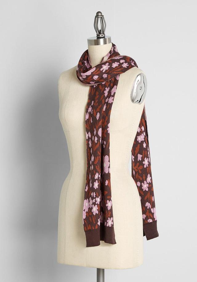 Coziness Blooming Scarf Product Image