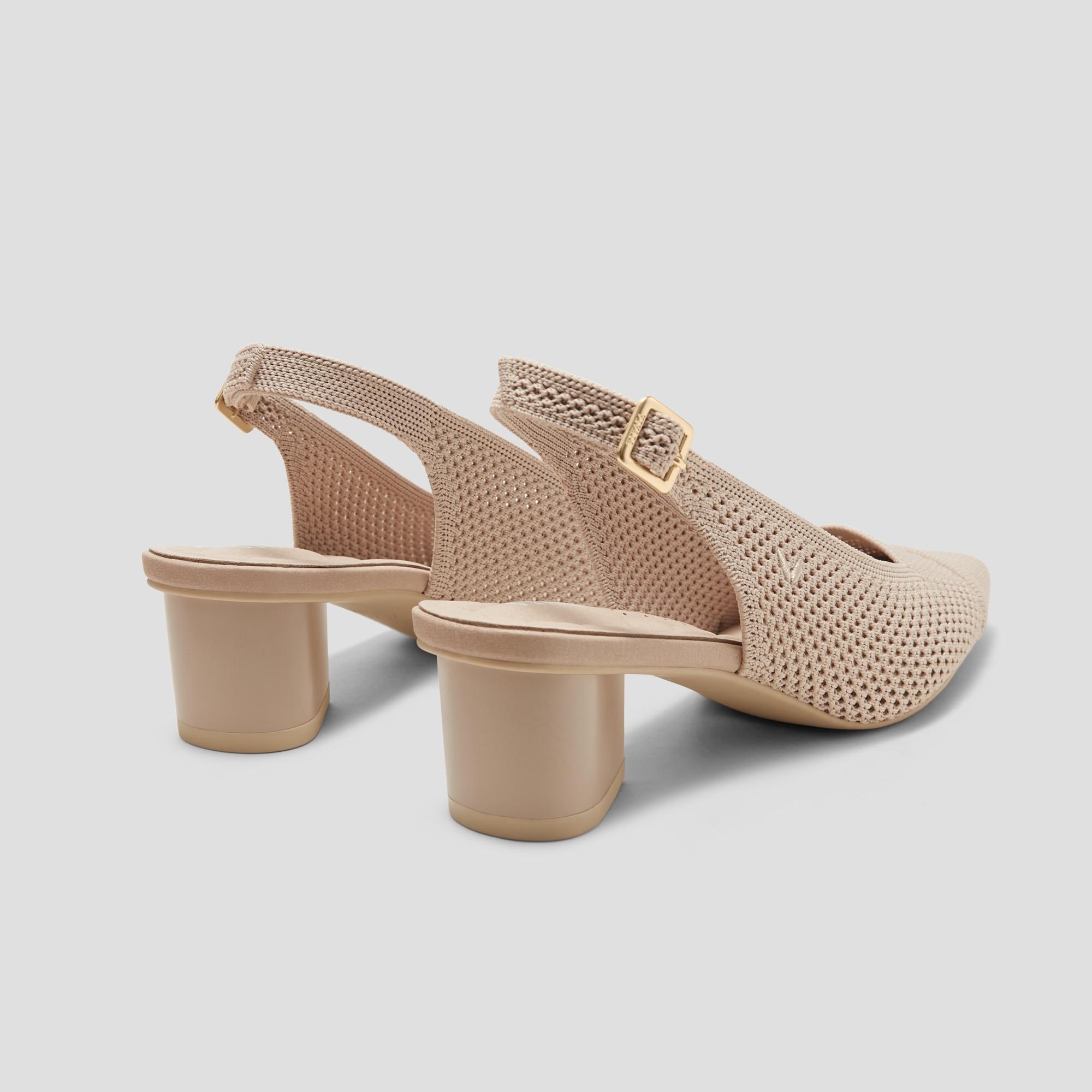 Pointed-Toe Slingback Sandals (Leah Pro) Product Image